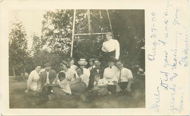 Mayme and Sigurdt Qvale and friends, August 27, 1909.