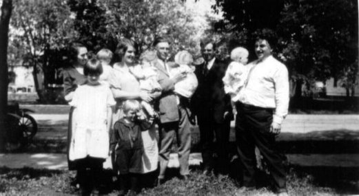 The Rupert and Viola Stimler Family in 1924.