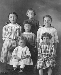 Four Stimler and Two Unknown Girls, approx. 1912.
