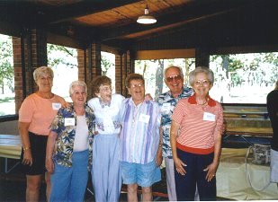 Audrey Stimler (n&eacute;e Pouliet), Helen Lundblad (n&eacute;e Stimler), Barbara Stimler (n&eacute;e Milton), Marie Braun (n&eacute;e Stimler), Spencer and Marie (n&eacute;e Greenelsh).