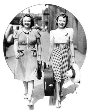 Carolyne and Mary Jane Dezurik