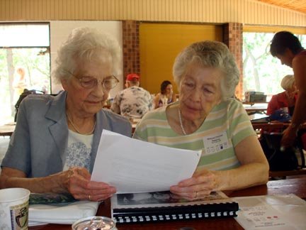 Mary Ann Moog (n&eacute;e Okonek/O'Konek) and Mildred 'Millie' Reitsman (n&eacute;e Okonek/O'Konek).
