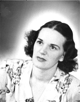 Alice Ruth Anderson Qvale (n&eacute;e Stickney), 1943