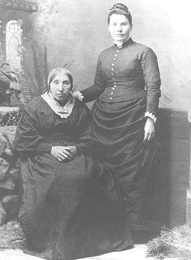 Anna Maria Voerding (n&eacute;e Janning) and her daughter, Catherine Mary Voerding.