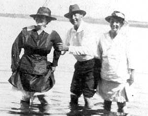 Annie (Albert) Popilek, Joe and Mary Dezurik, 1917.