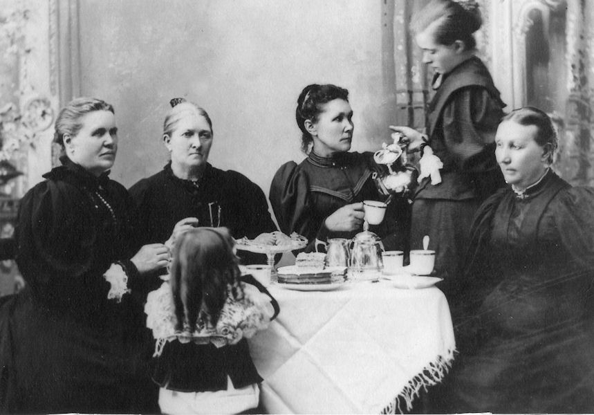 Coffee party at Grandmother Qvale's in Willmar, MN