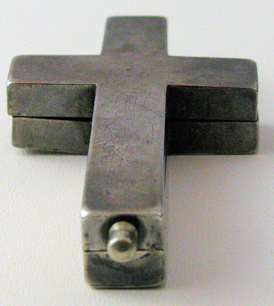 Cross bottom close-up view