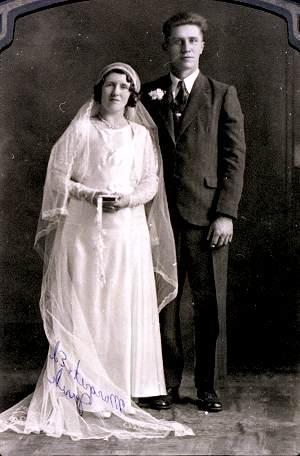 Edward T. and Margaret Jurek (née McIvers) Wedding.