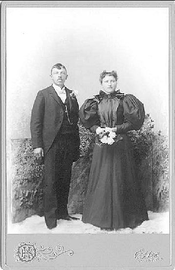 Edward H. and Sophia T. Dingmann (n&eacute;e Stimmler) on their wedding day, May 14, 1895.