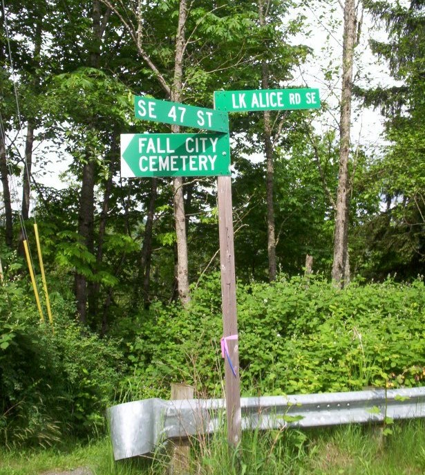 Fall City Cemetery, © May 2005 Loretta-Marie Dimond