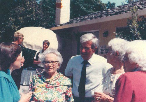 Isabel Kampa (n&eacute;e Morris) in flowery dress.