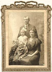 Photographs of the Ernest and Clara Greenwood (n&eacute;e Kampa) family.