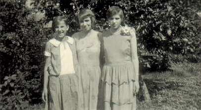 Louise, Frances and Alvina Kampa, 1928.