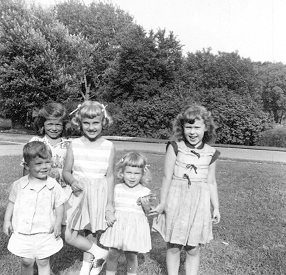 Lynda and Cheryl Stimler with neighbor children, Wayzata MN, 1954.