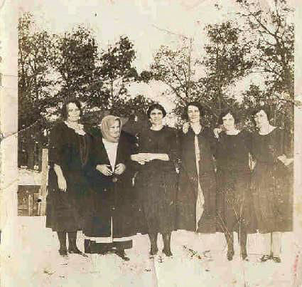 Mary Kampa and her daughters