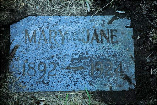 Mary Jane Roche's gravestone