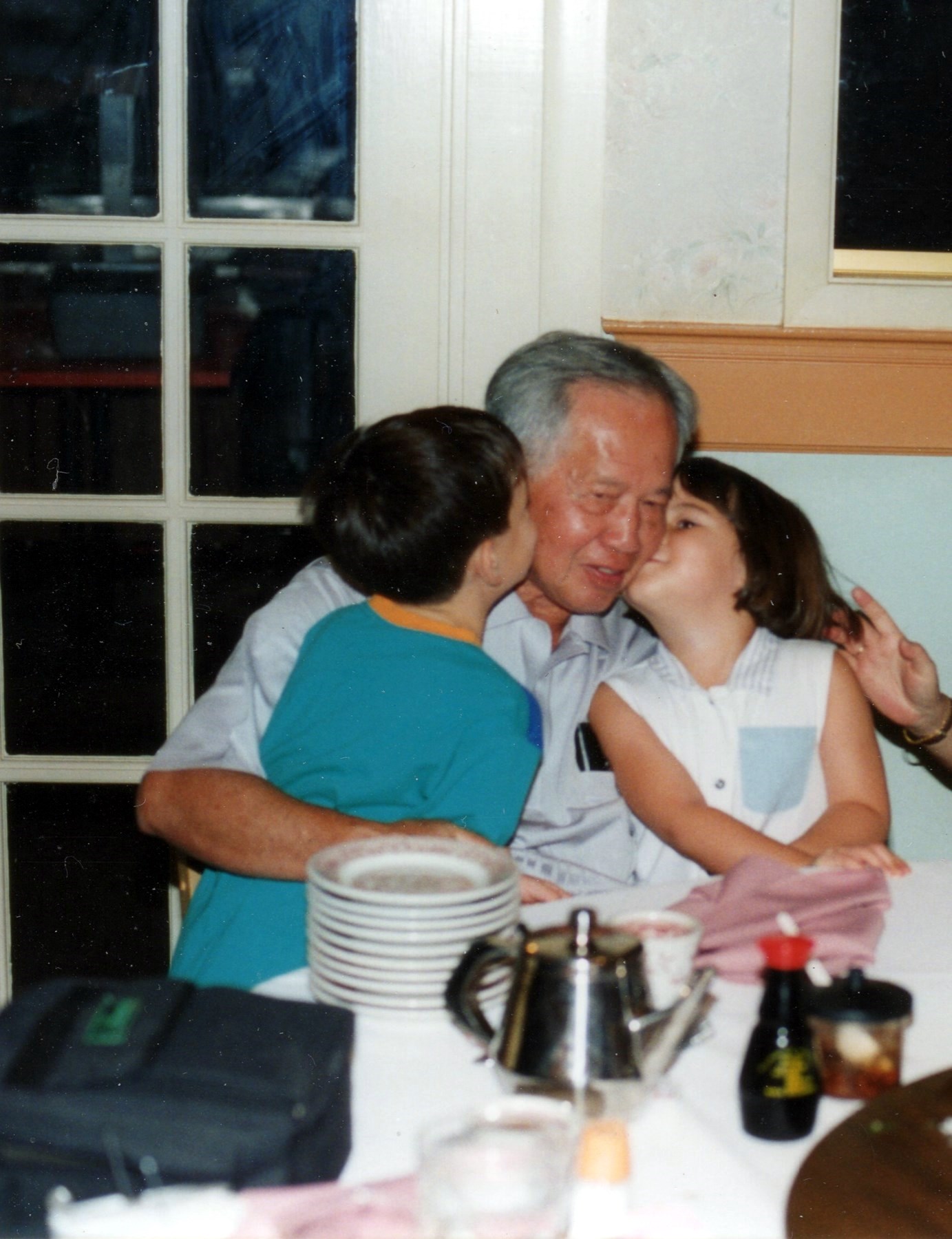 Grandpa Su gets kisses