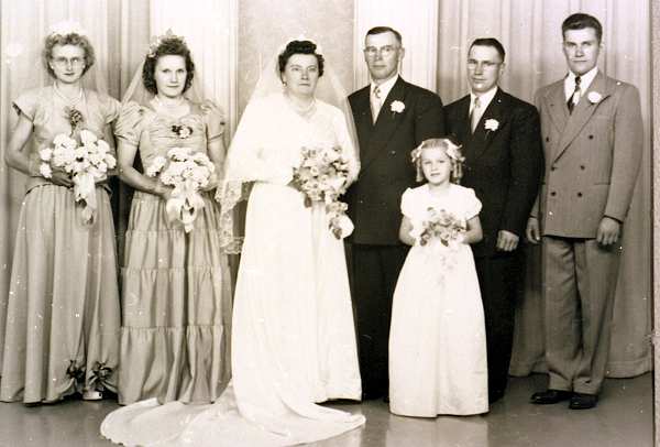 Nick and Emma Sobania (n&eacute;e Jurek) Wedding Party, 1949.