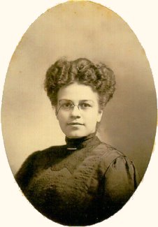 Pauline J. Kampa Robinson, inscribed 'With love from your loving sister Pauline' 1907