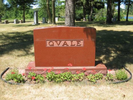 Gauthe Qvale Family Headstone
