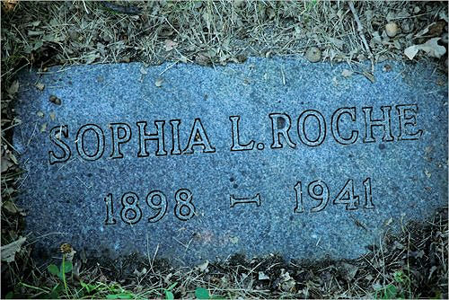 Gravestone of Sophia L. Roche