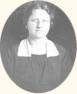 Sophia Dingmann (n&eacute;e Stimmler), about 1917.