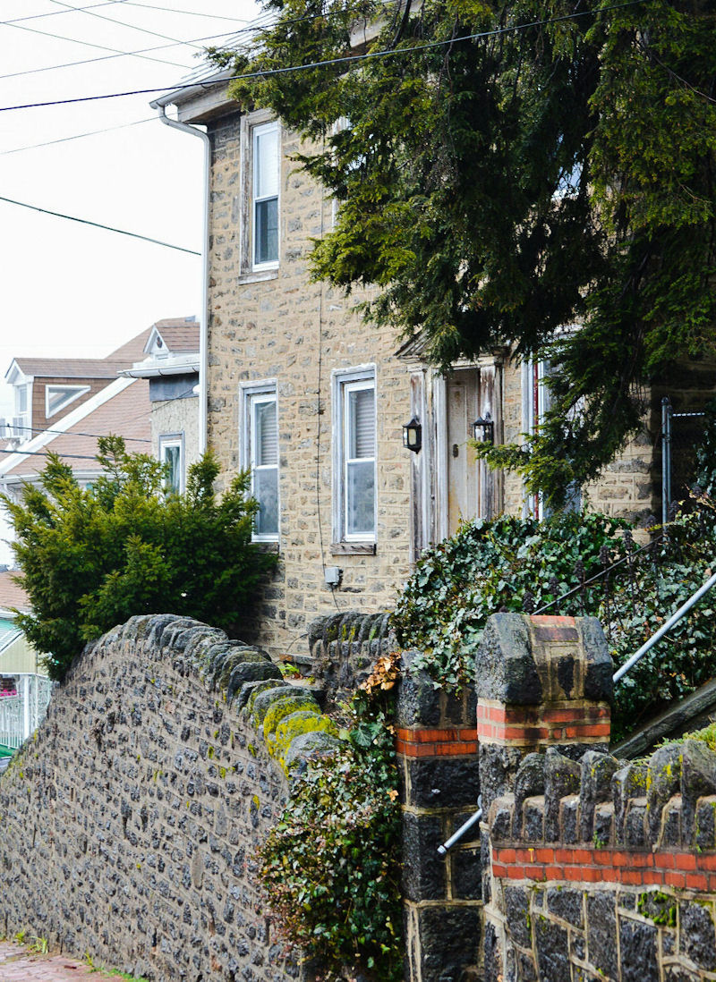 Stimmler stone house at Shurs Lane and Tower Street, Jan 2015