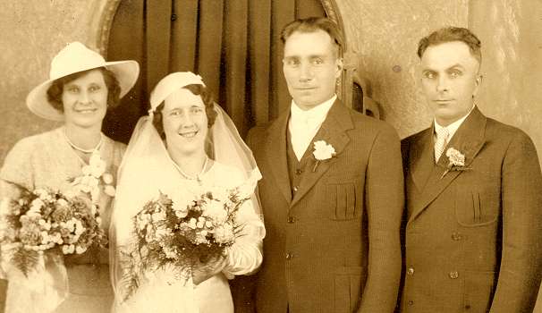 Thomas J. and Ann Jurek (n&eacute;e McIvers) Wedding Party.