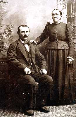 Thomas J. and Johanna Kampa (n&eacute;e Ramolla), before 1907.