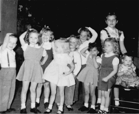 Stimler, Braun, and Weingard children.